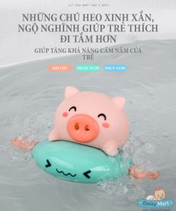 Heo con chèo thuyền phun nước