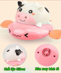 Bò sữa chèo thuyền phun nước