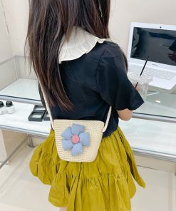 Túi cói đeo chéo- túi xách đeo chéo thời trang phong cách vintage cho bé gái thời hiện đại