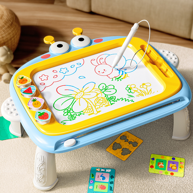 Bảng vẽ từ tính là gì? Top 4 bảng bảng vẽ từ tính, bảng vẽ tự xóa cho trẻ em Bảng vẽ từ tính con ong size khổng lồ