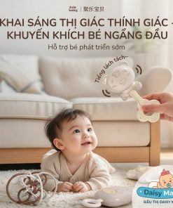 Thu hút thính giác và thị giác ở trẻ bằng vô số đồ chơi lục lạc và xúc xắc