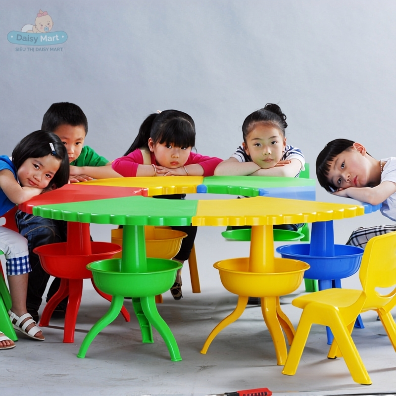 Bàn lắp ghép nhựa cho trẻ em vui chơi và học tập