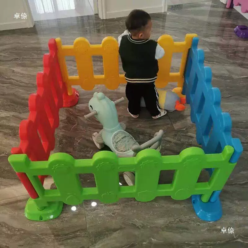 hàng rào nhựa khu vui chơi, hàng rào quây nhựa đúc nguyên khối (2)